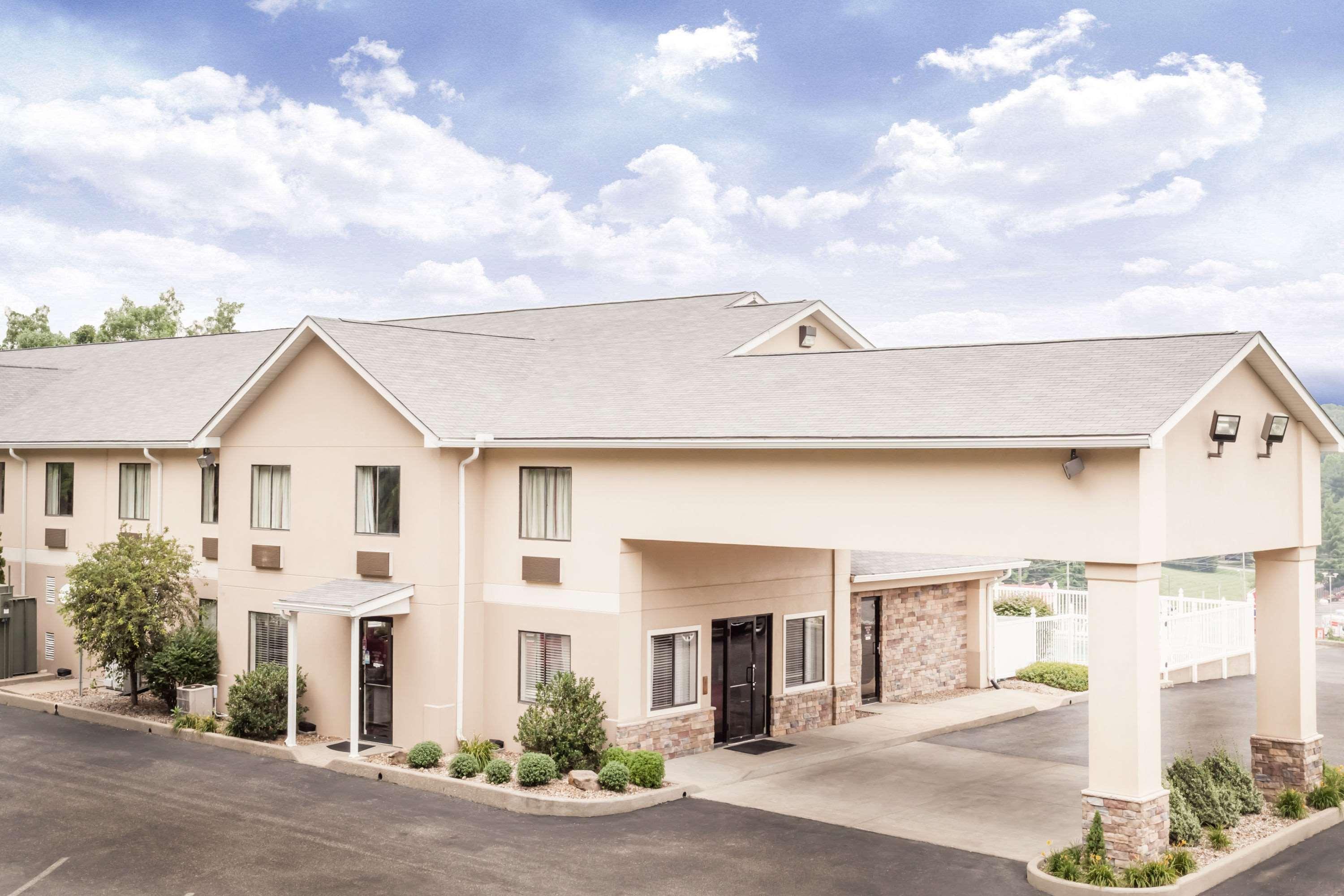 Hotel Ramada Worldwide Tell City Exterior foto